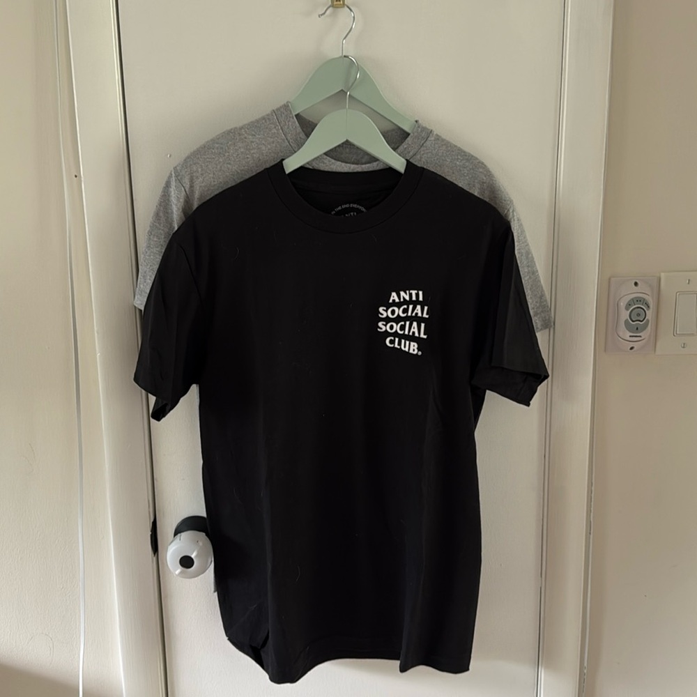 💸 Bundle of AntiSocialSocialClub Tees Size Medium